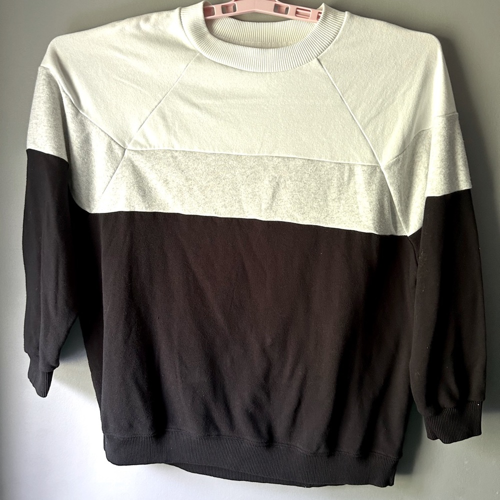 American Eagle SweatShirt